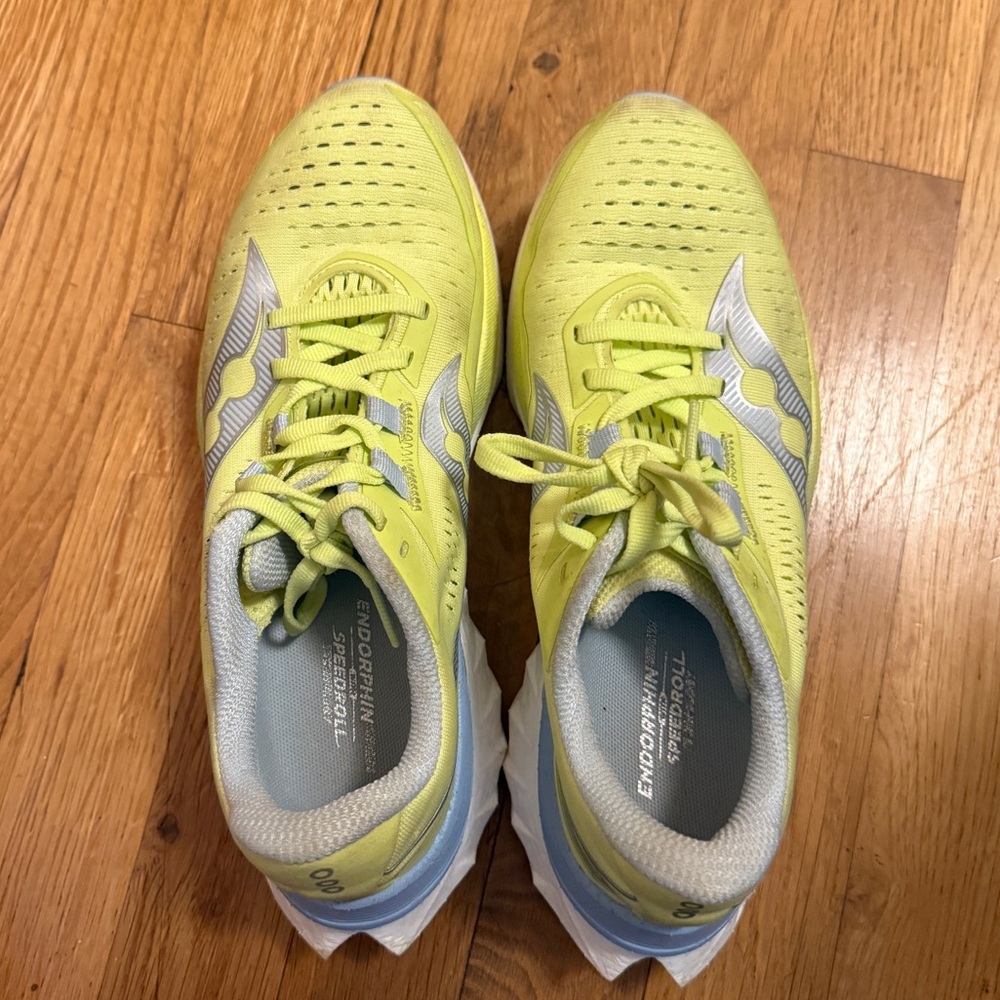 Women’s saucony running shoes endorphin